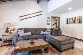 Horizons IV #156 New Luxurious Listing! Fully Remodeled 2 Bedroom Plus Loft 3 Full Bathroom Sleeps 8, Mammoth Lakes